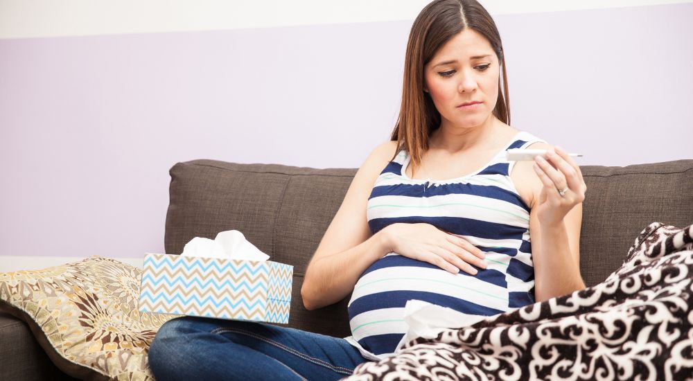 Nguyên nhân sốt khi mang thai và những lưu ý mẹ bầu cần biết