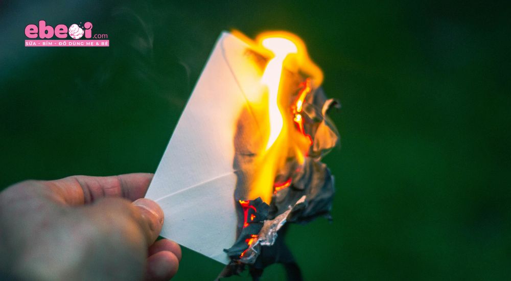 Phải làm gì khi bé có dấu hiệu bị dính vía?