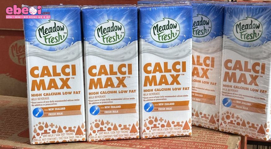 Sữa Meadow Fresh Calci Max bỏ sung nhiều Canxi cho bé